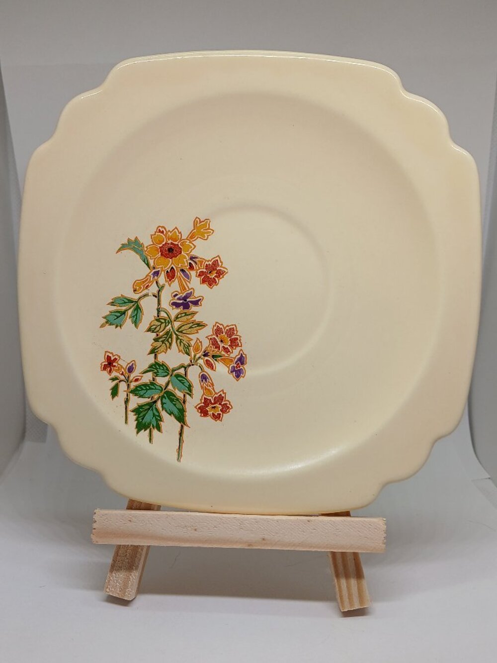 Vintage Antique Homer Laughlin China Company COLUMBINE CENTURY Plate Saucer